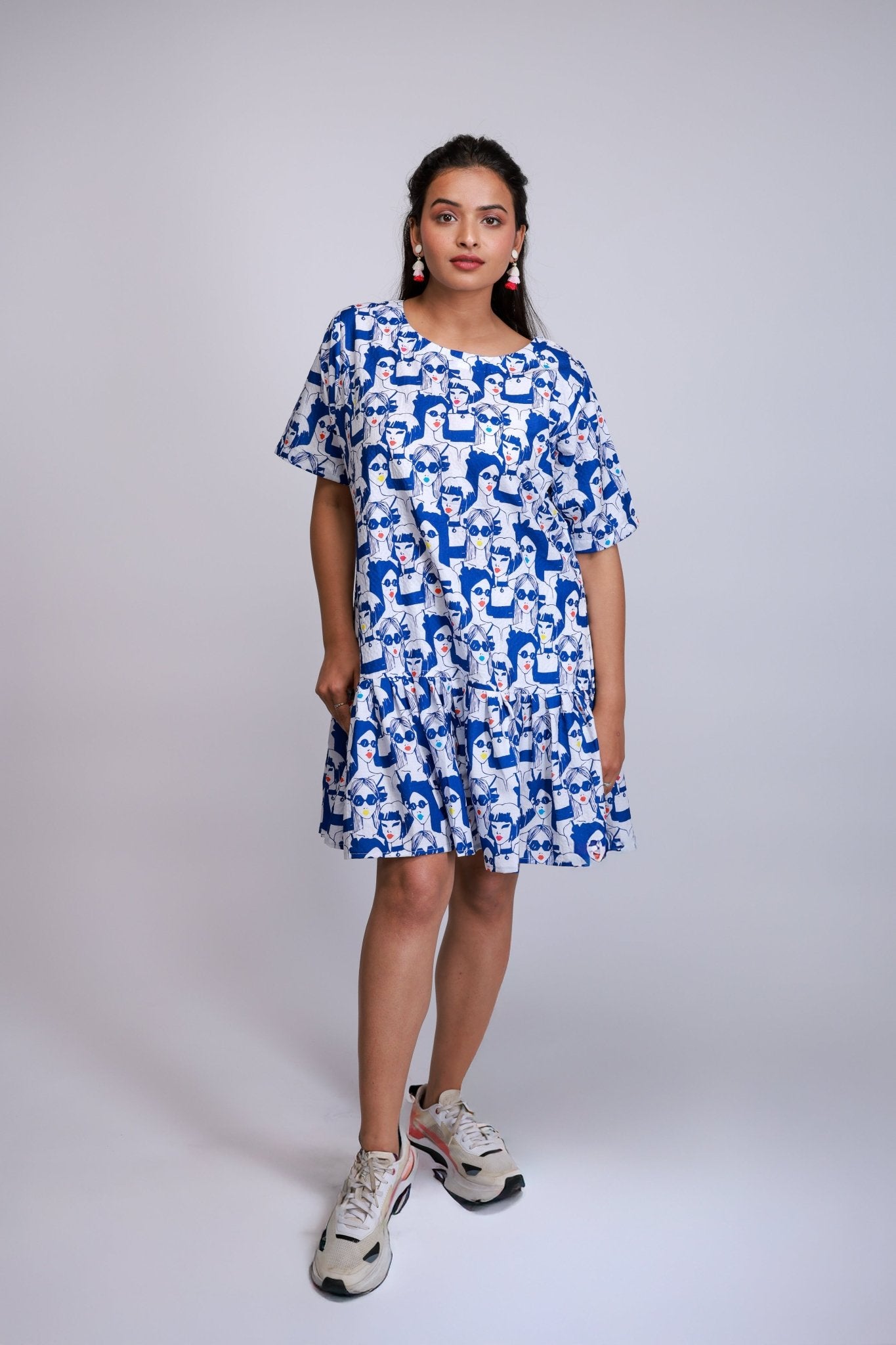 Blue Graphic Print Flounce Hem Dress - aVynā