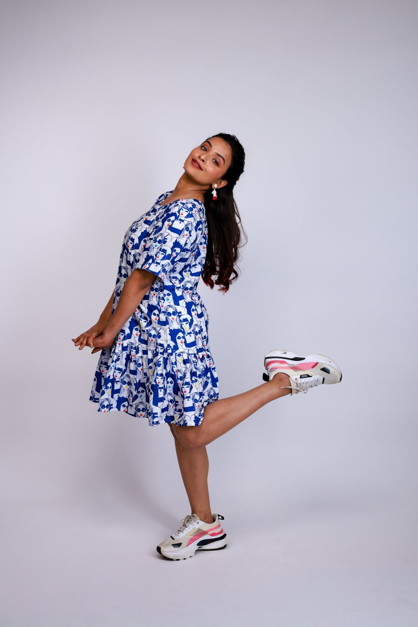 Blue Graphic Print Flounce Hem Dress - aVynā