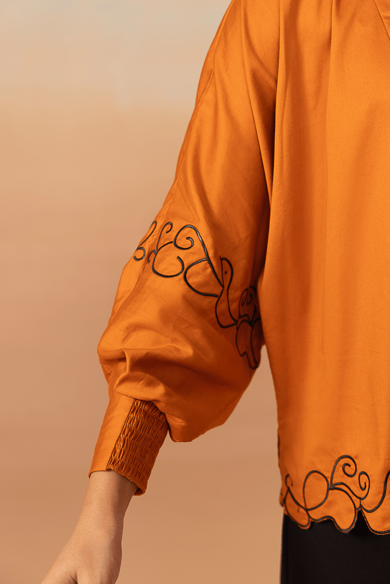 Amber Whirl Shirt - aVynā