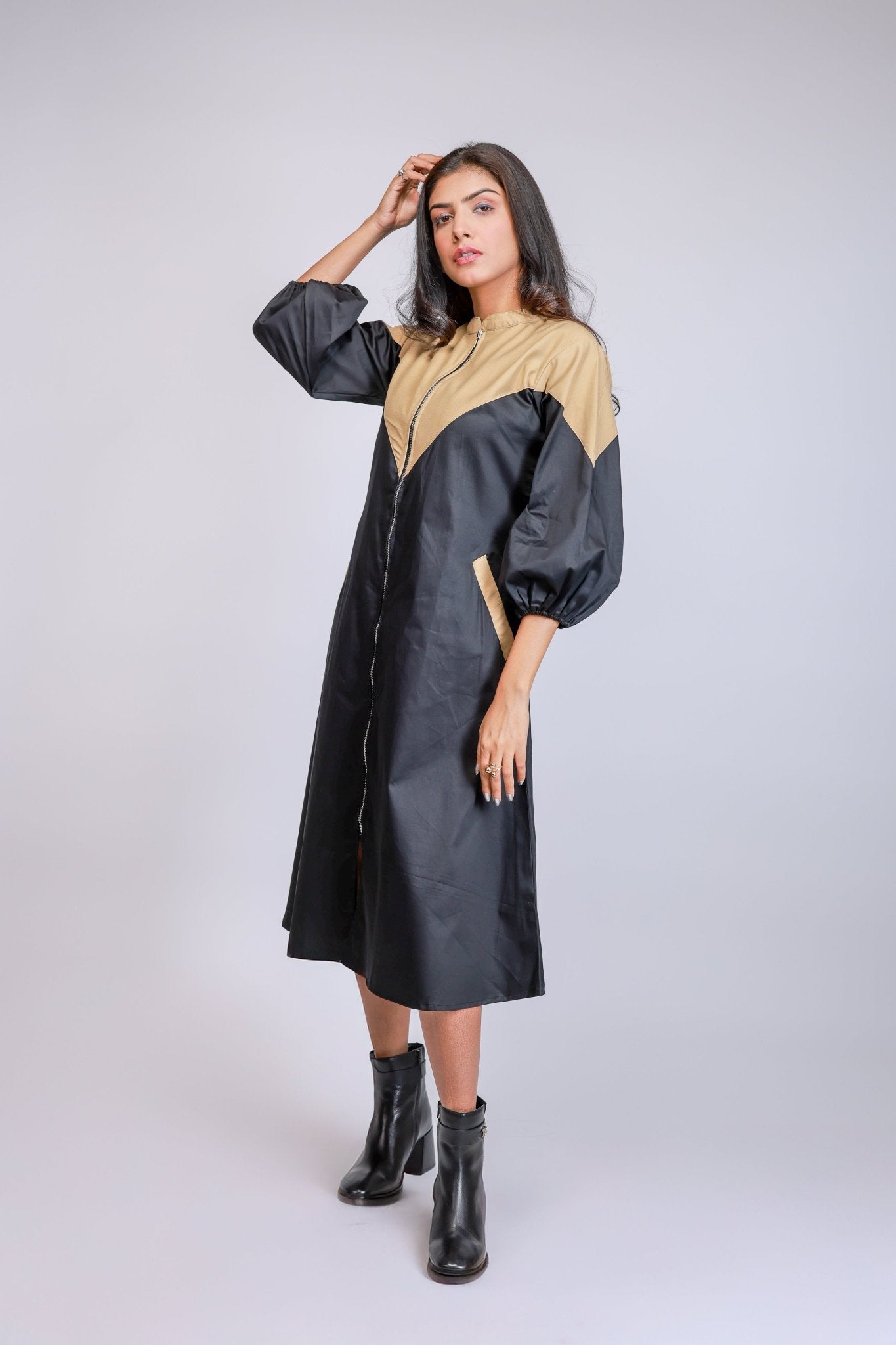 Geometric Horizon Zip Dress - aVynā