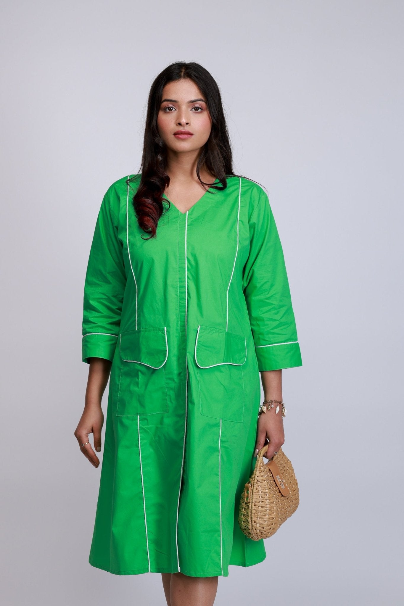 Green Contrast Piped Shirt Dress - aVynā