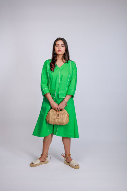 Green Contrast Piped Shirt Dress - aVynā