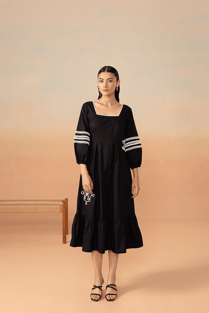 Mystic Lace Dress - aVynā